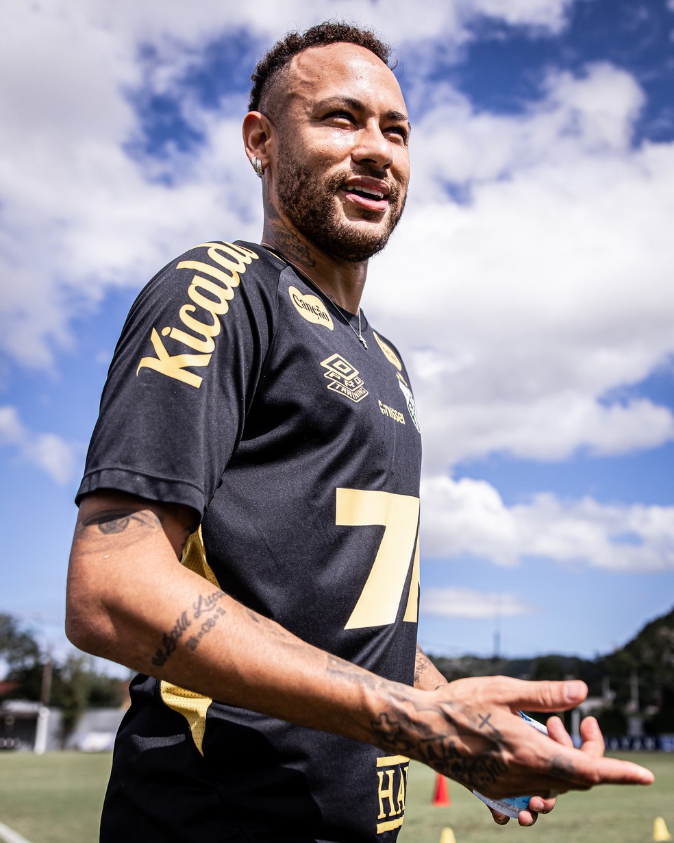 Neymar em treino do Santos no CT Rei Pelé (Foto: Raul Baretta/Santos FC)