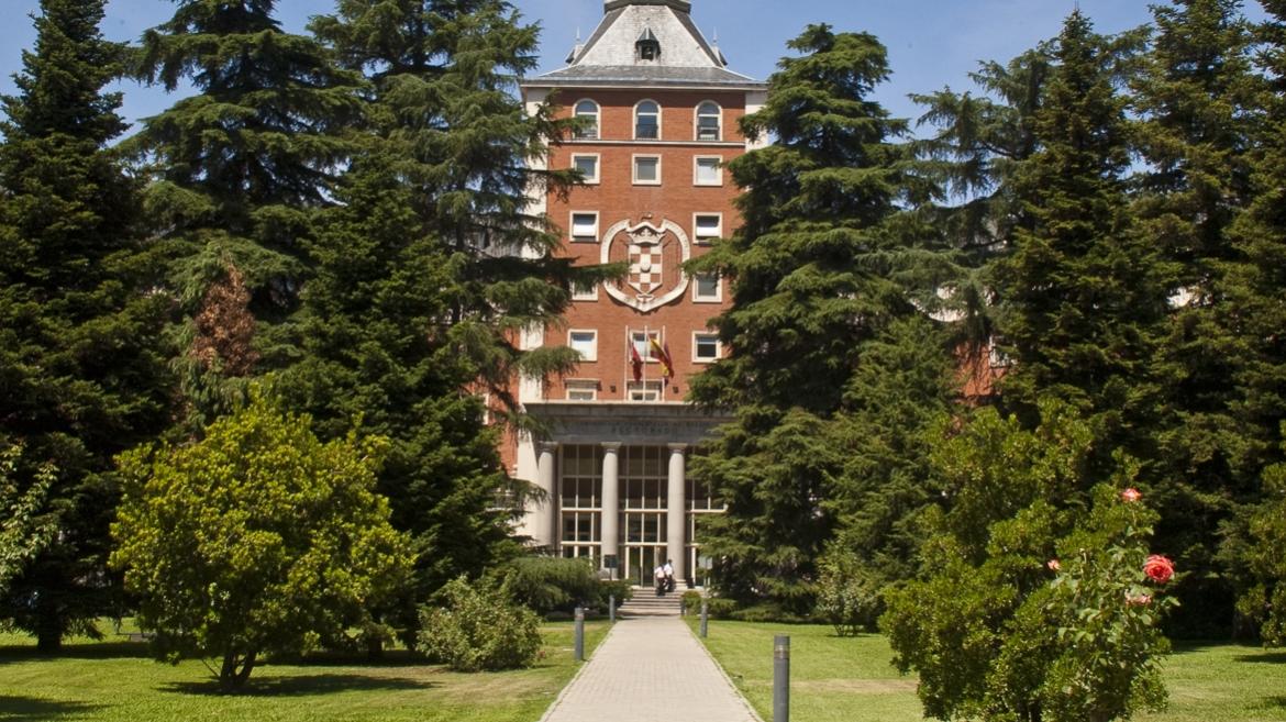 Prédio da reitoria da Universidade Complutense de Madri (Foto: Comunidade Autônoma de Madri/Divulgação)