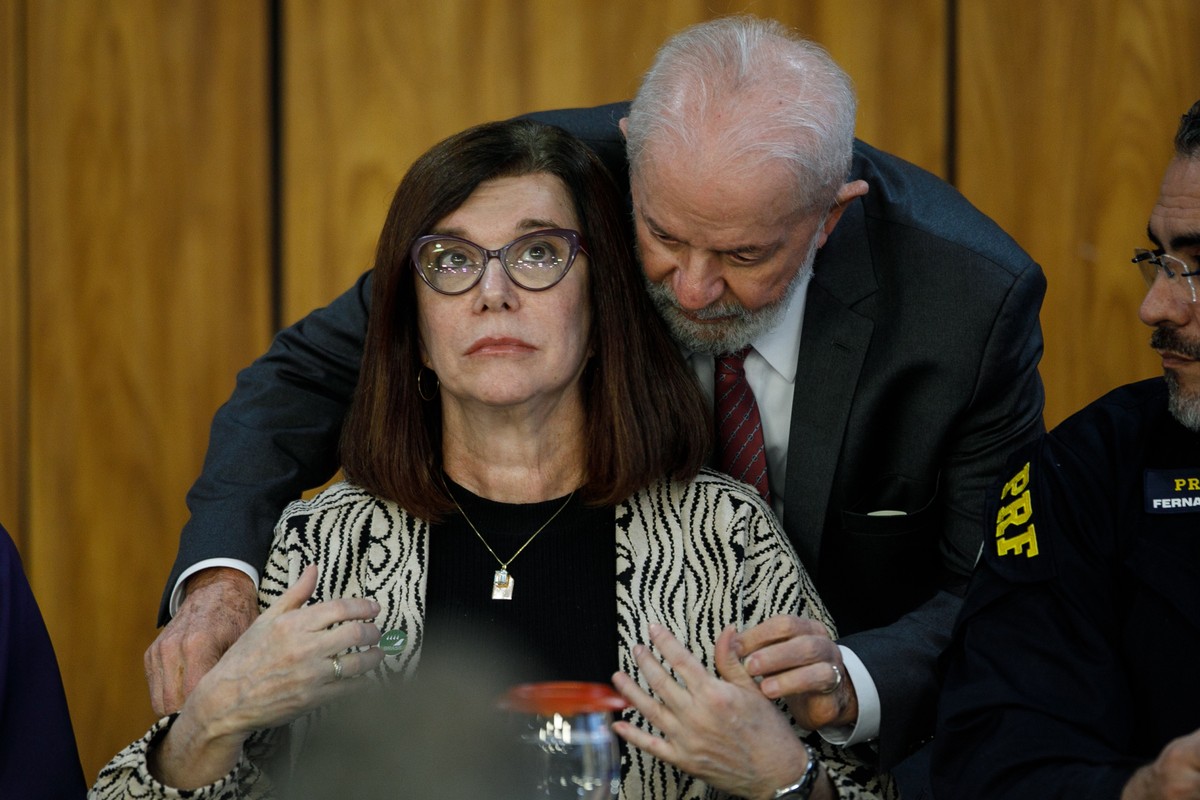 PT garante controle na diretoria da Petrobras em disputa com o Centrão