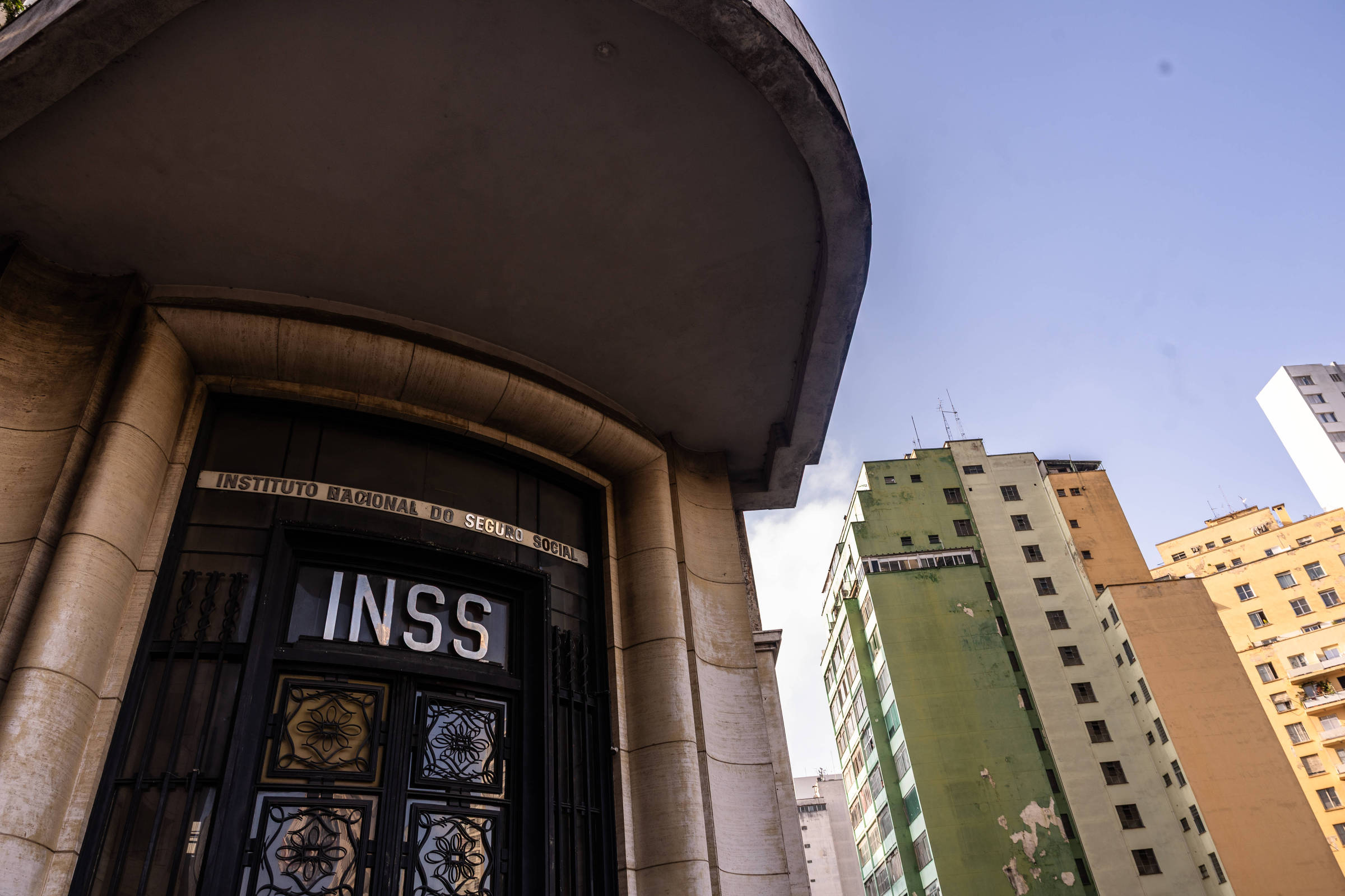 Quase 600 mil beneficiários do INSS aceitam acordo de devolução de descontos indevidos