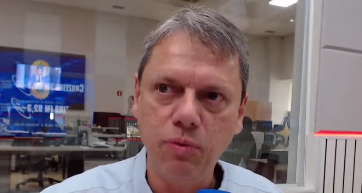 Tarcísio busca acordo sobre tarifas com governadores dos EUA e critica Lula