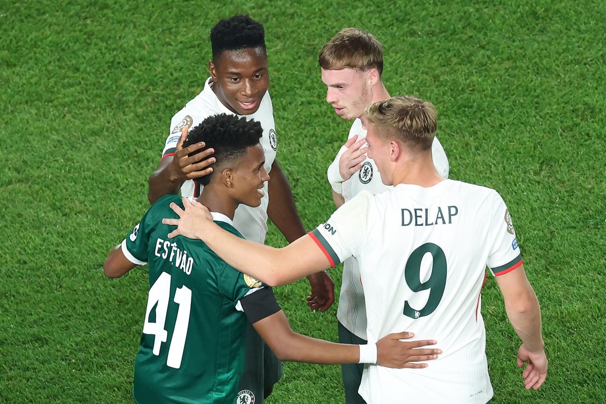 Chelsea demonstra entusiasmo com Estêvão antes da semifinal do Mundial contra o Fluminense