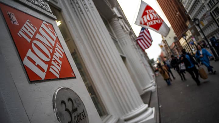 Vista geral de uma loja Home Depot em Midtown Manhattan em 26 de fevereiro de 2025, na cidade de Nova York. (Foto: Eduardo Munoz Alvarez | Corbis News | Getty Images)