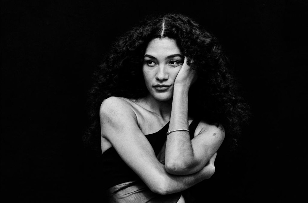 Olivia Dean anuncia novo álbum e lança single "Nice to Each Other"