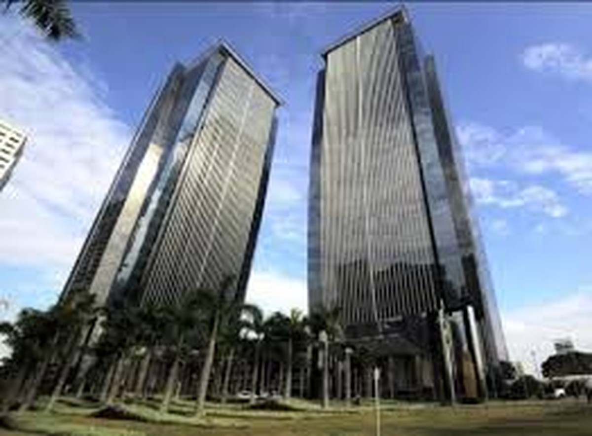 São Carlos realiza venda de oito ativos em negociação simultânea