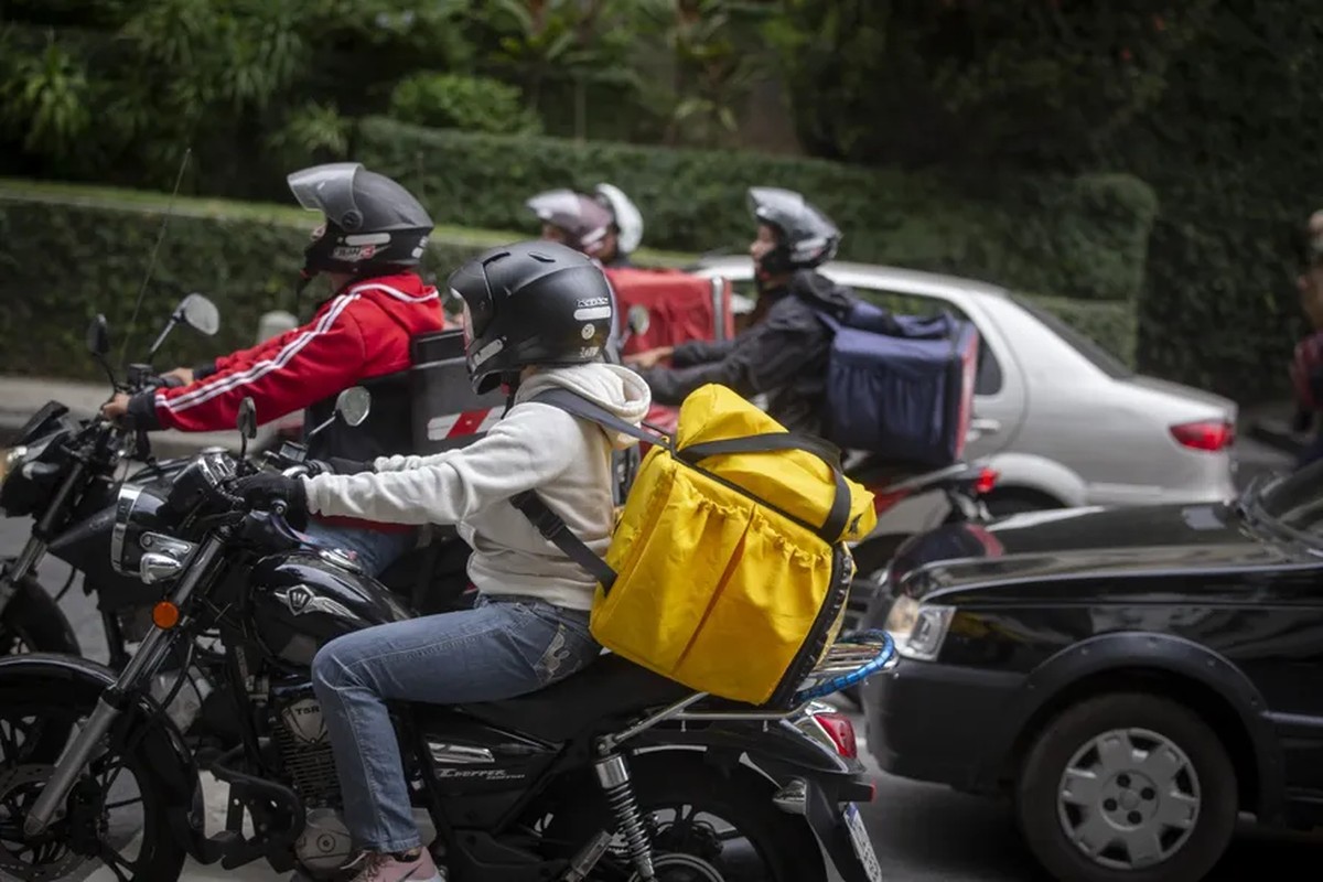 Regulamentação de motoristas de aplicativo enfrenta entraves e avança lentamente