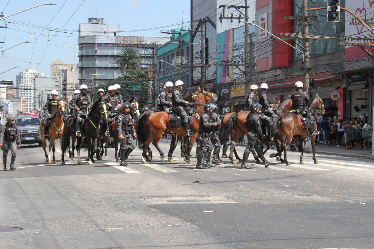 Protesto contra a morte de um ambulante senegalês baleado por policial militar termina em confronto no Brás, em São Paulo (Foto: Raul Luciano/Ato Press/Agência O Globo)
