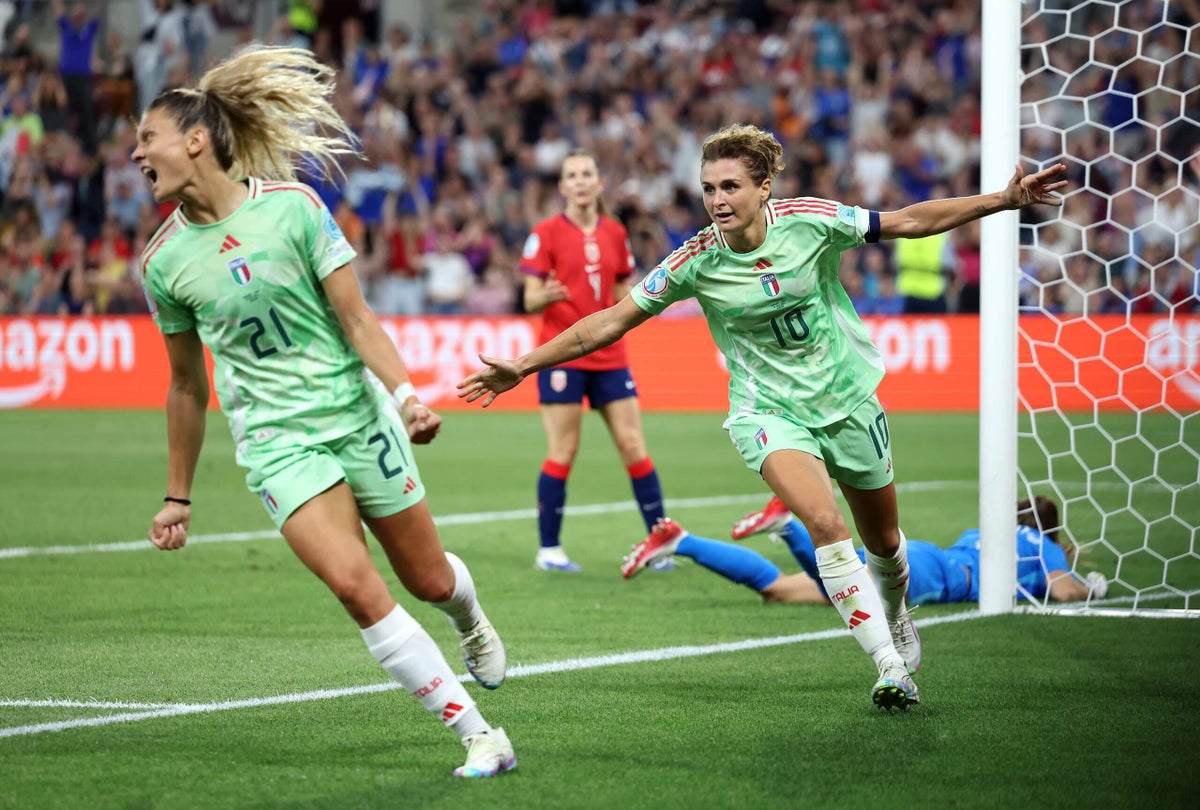 Itália vence Noruega e avança para a semifinal da Eurocopa após décadas