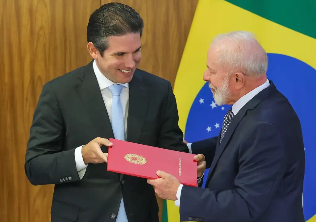 Motta expressa desejo de diálogo com todos, sem reunião agendada com Lula