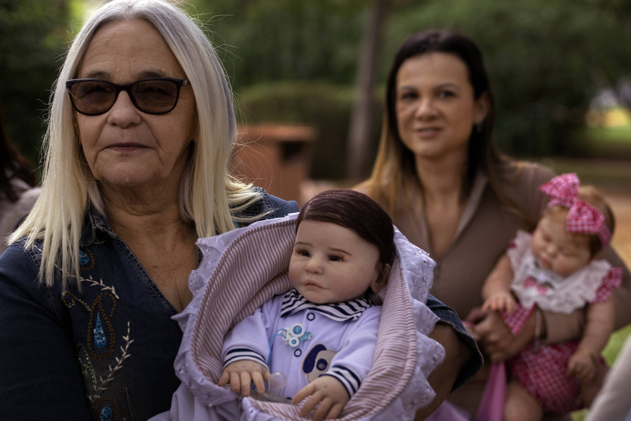 Encontro de mães com bebês reborn no parque Villa-Lobos, em São Paulo. (Foto: Marlene Bergamo/Folhapress)
