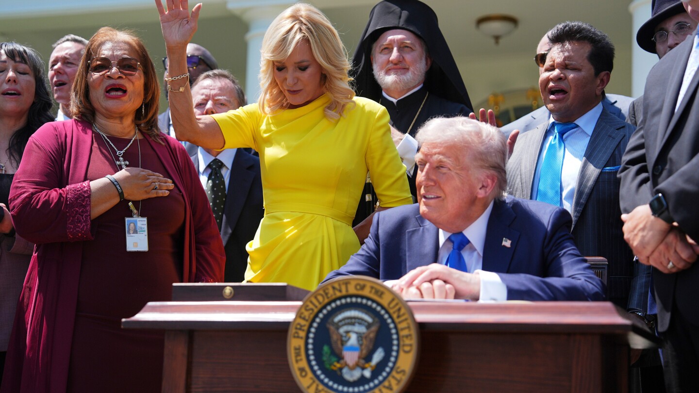 Trump conquista apoio contínuo de sua base cristã conservadora