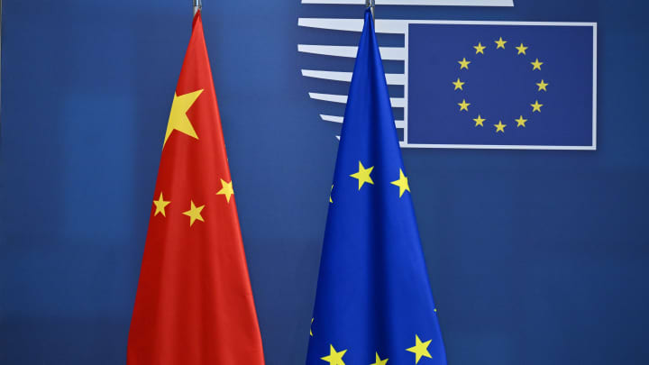 Tarifas dos EUA dominam debate enquanto China e UE enfrentam tensões silenciosas