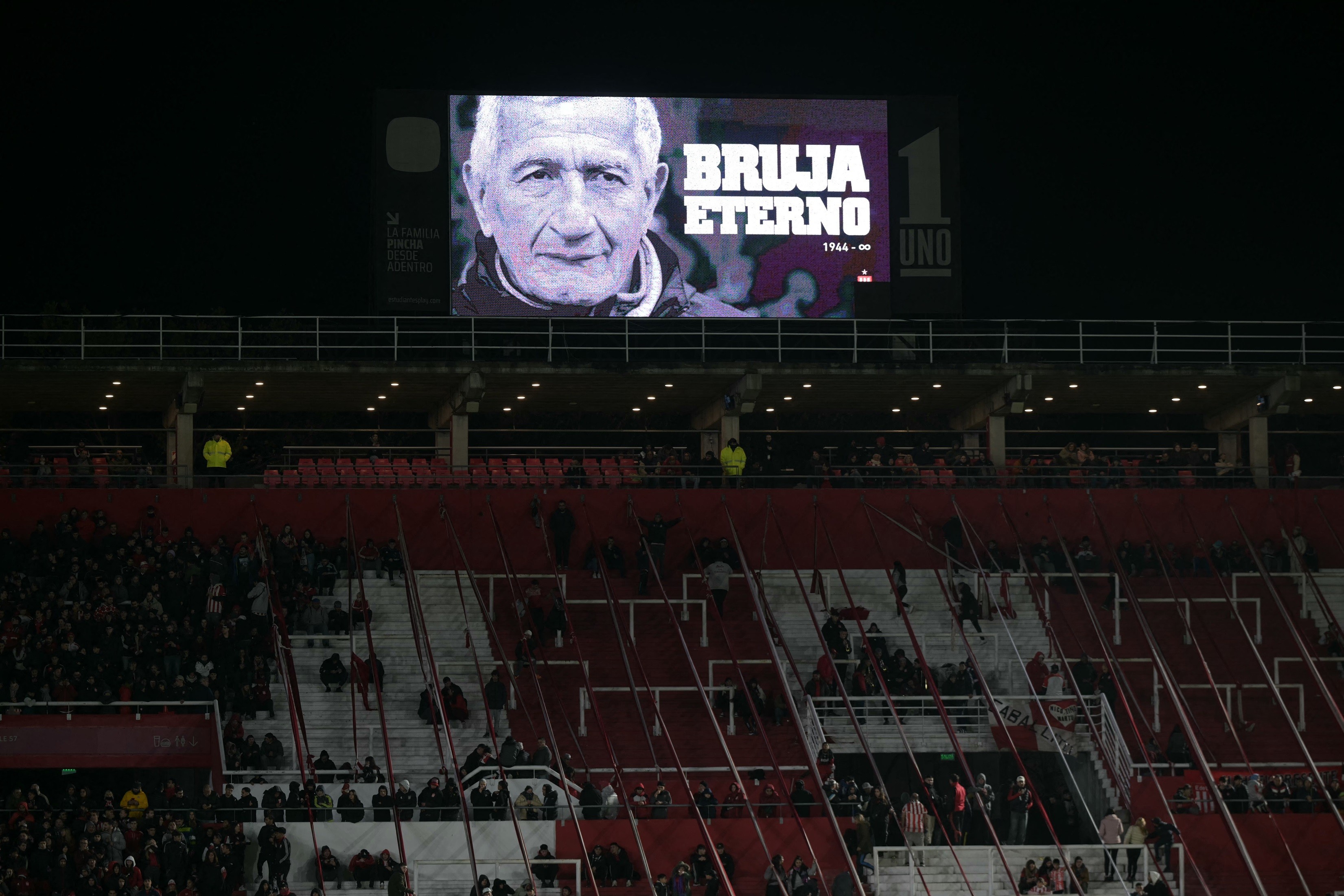 Morre Juan Ramón Verón, ídolo do Estudiantes e pai de Sebastian Verón