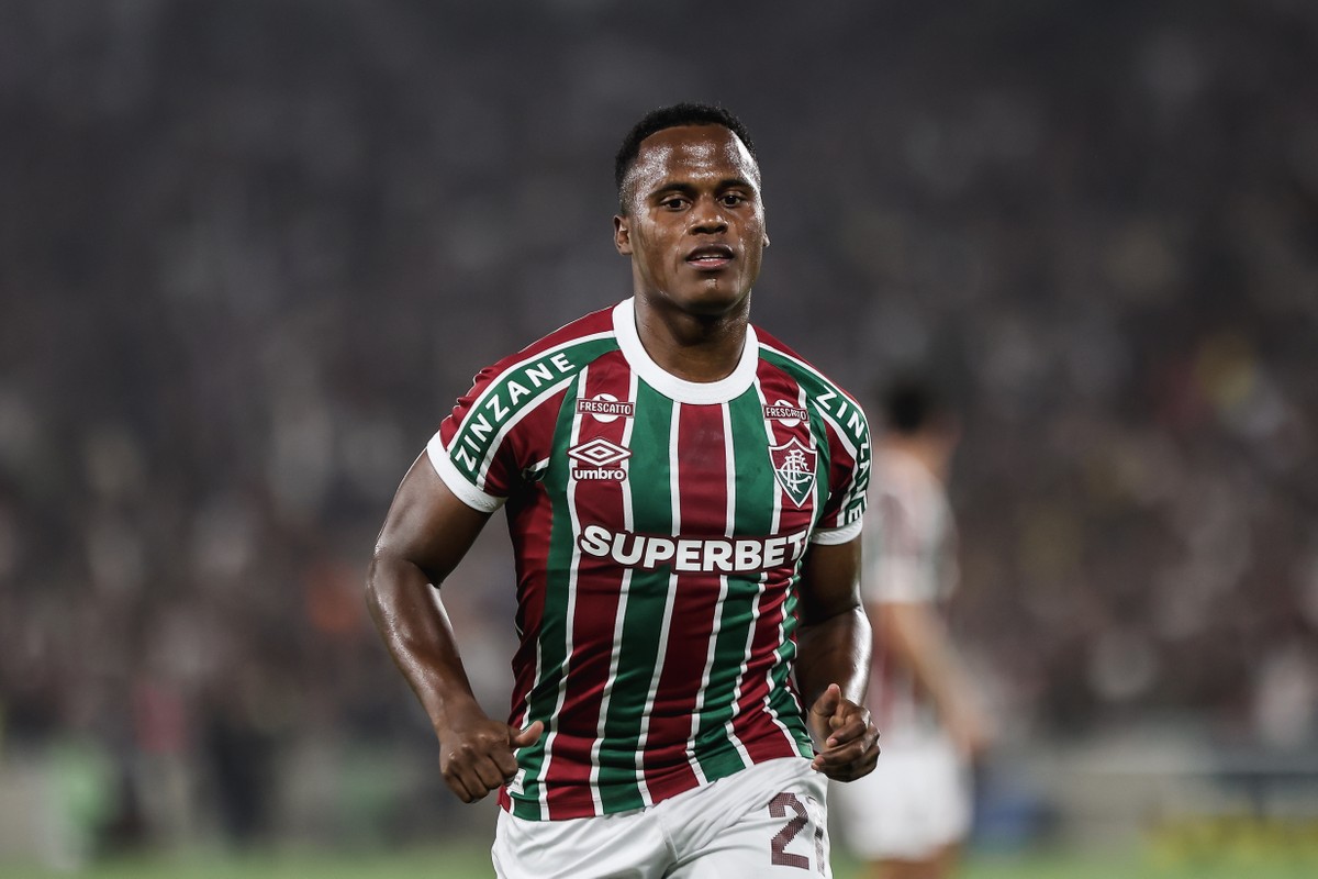 Thiago Silva critica pênalti não marcado e lamenta saída de Arias do Fluminense