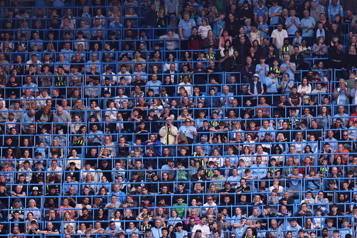 Preços de ingressos da Premier League variam entre os mais altos e mais baixos