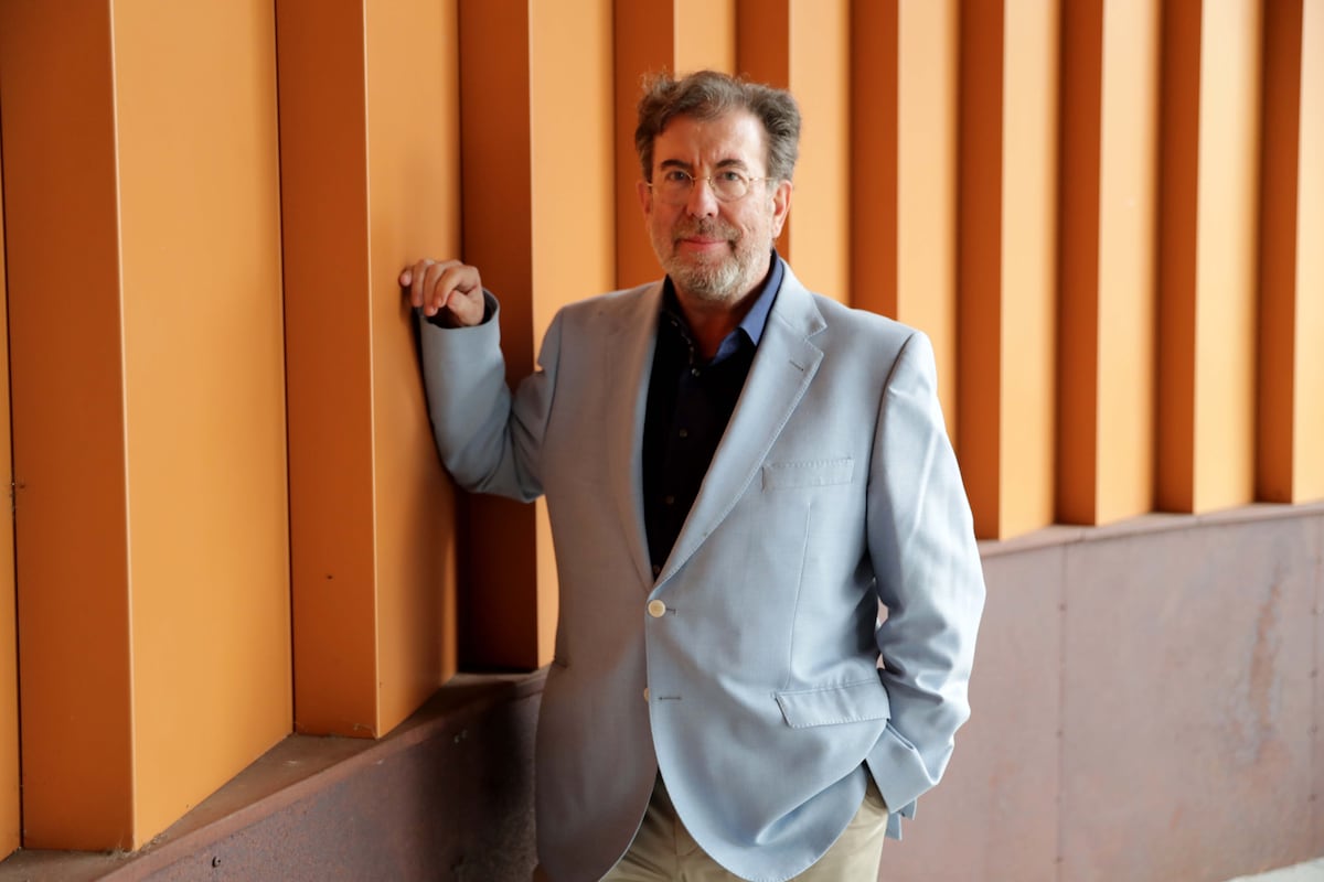 O presidente da Federação Espanhola de Sociedades de Medicina do Sono, Carlos Egea, no palácio Europa de Vitoria. (Foto: FERNANDO DOMINGO-ALDAMA)