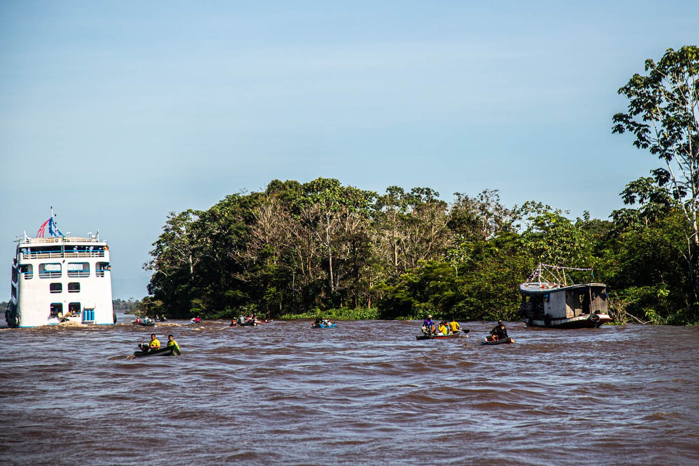 Cheias no Amazonas provocam emergência em diversos municípios da região