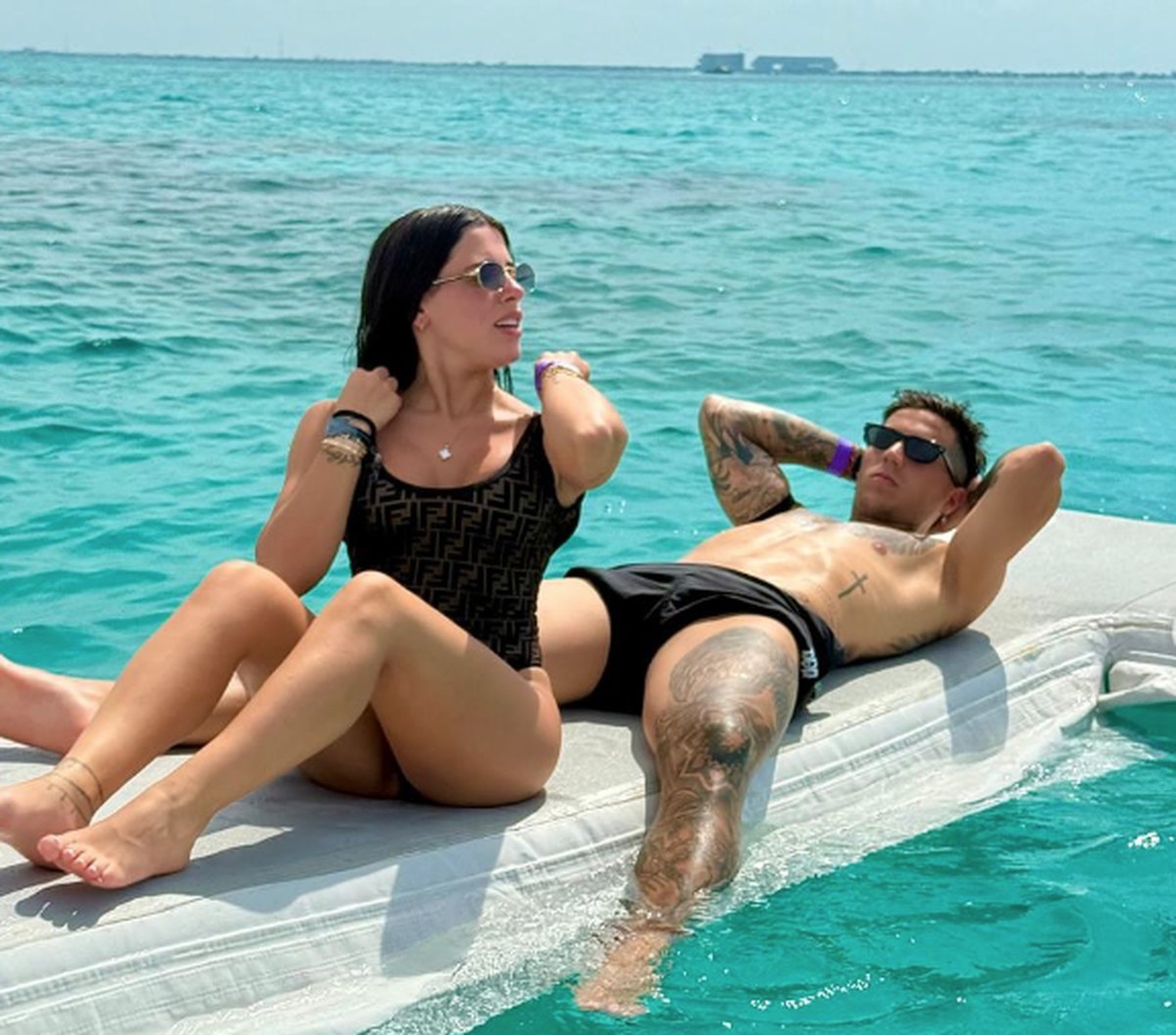 Enzo Fernández curte férias em resort de luxo no México com filhos famosos