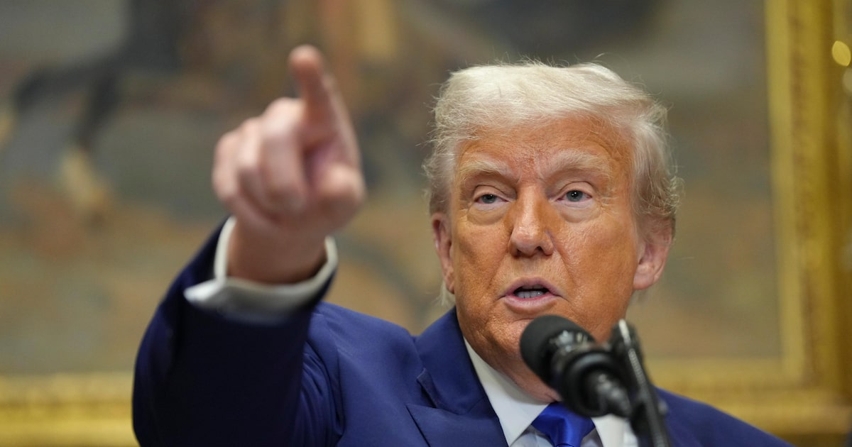 O presidente Trump insiste que outros países estão pagando as tarifas e não quer ouvir que as empresas estão aumentando os preços para lidar com seus custos mais altos. (Foto: Eric Lee/NYT)