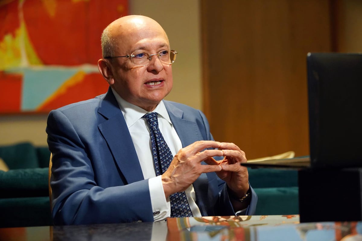 Petro enfrenta críticas da justiça e negociadores de paz por nova proposta contra crimes