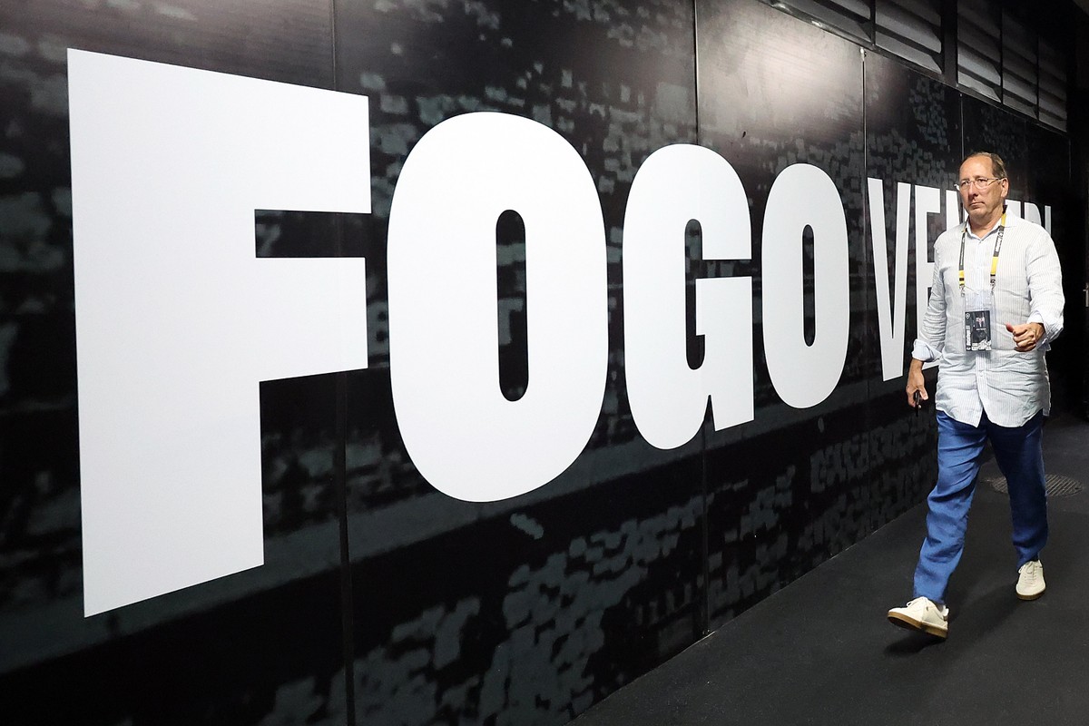 Botafogo divulga balanço financeiro atrasado com receita de R$ 800 milhões