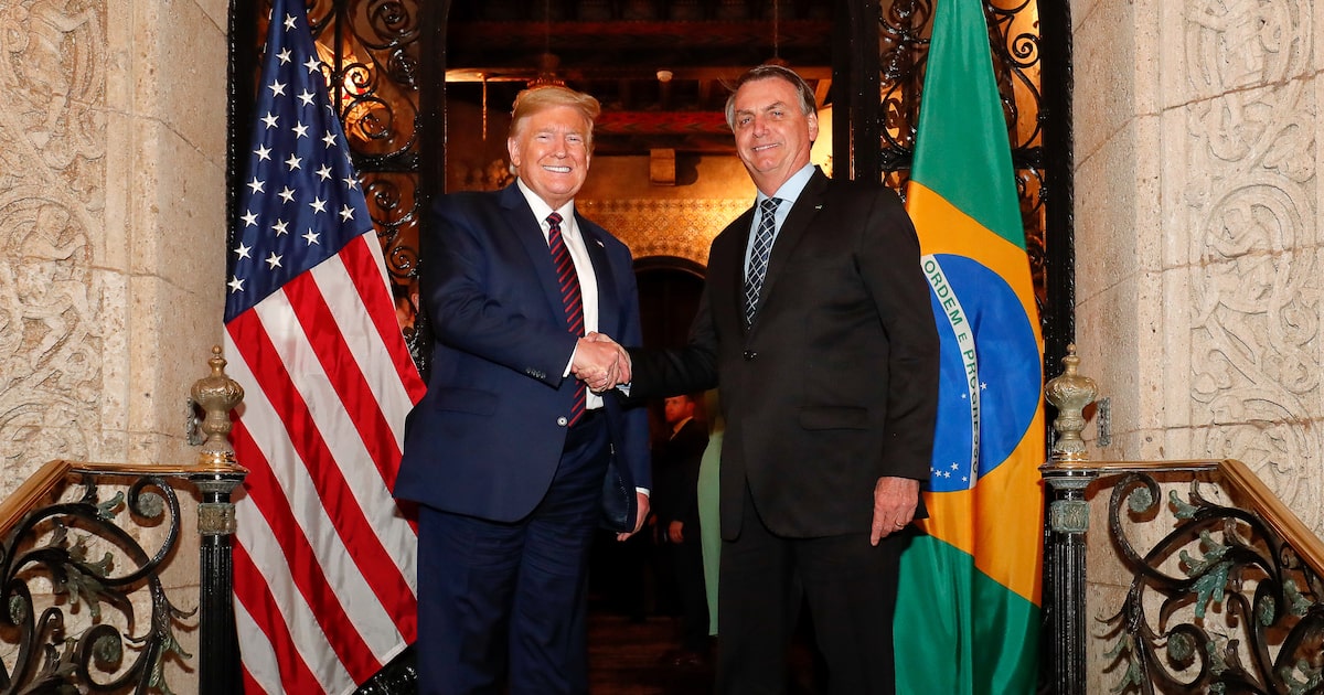 Bolsonaro apresenta PL com dois cenários para explorar tarifaço na política