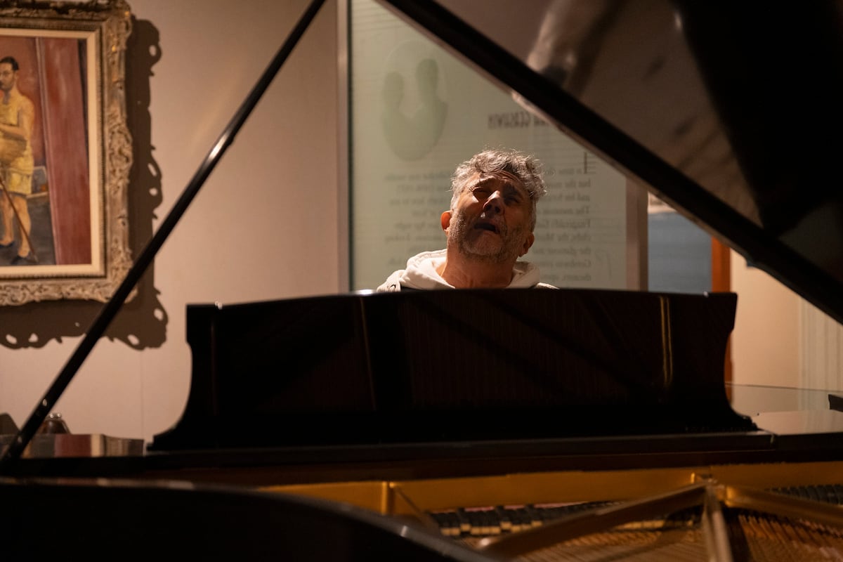 Fito Páez se encanta com tesouros musicais e literários na Biblioteca do Congresso dos EUA