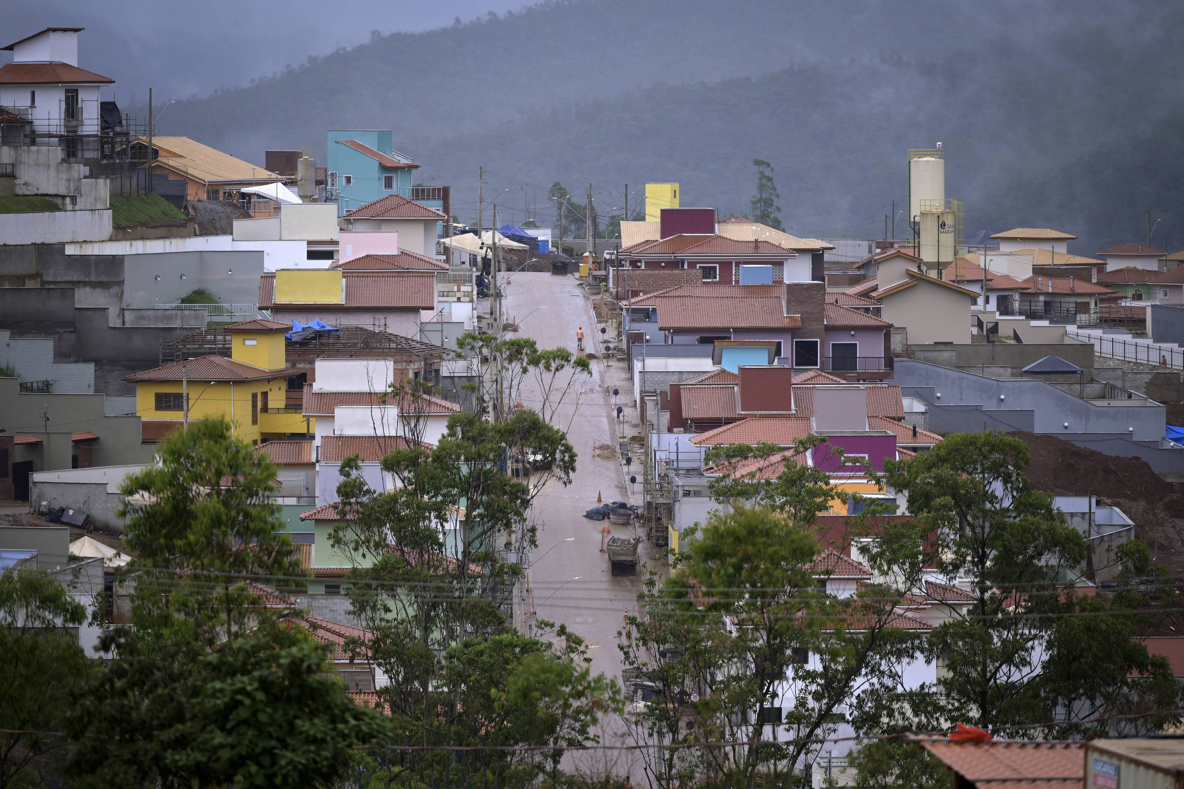 Vítimas do desastre de Mariana processam mineradoras por conspiração e danos