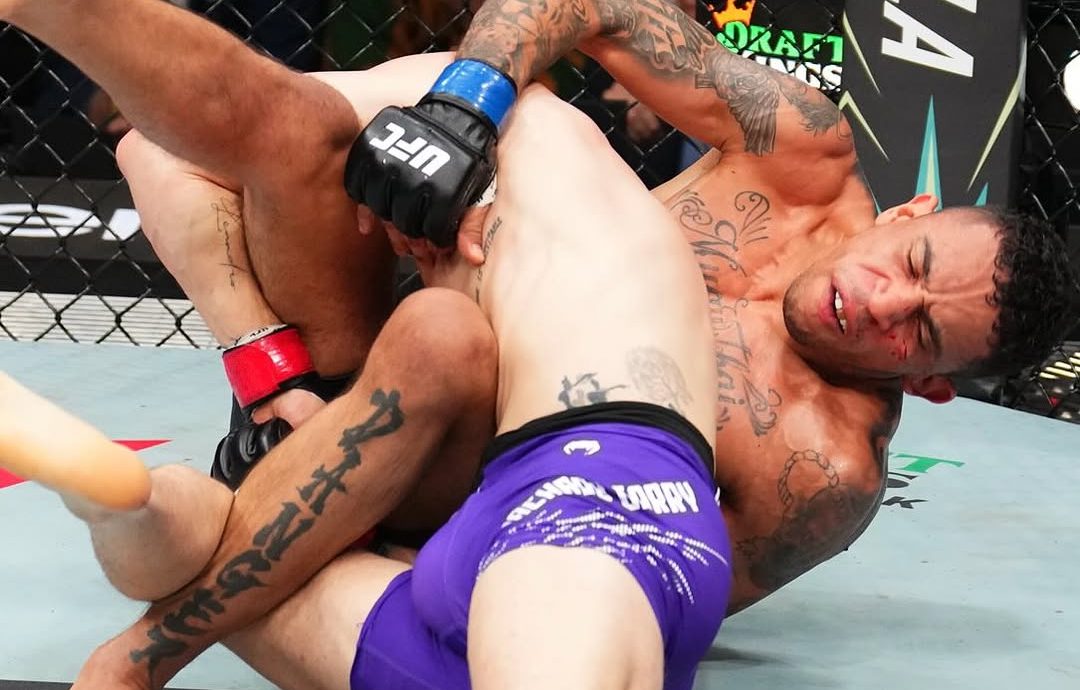 Carlos Prates teve sua primeira derrota diante de Ian Machado Garry no UFC Kansas City. (Foto: Reprodução Instagram UFC)
