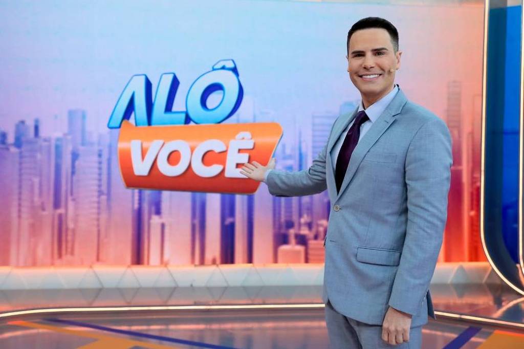 Record desmente rumores sobre o fim do programa de Luiz Bacci e classifica como 'fake news'