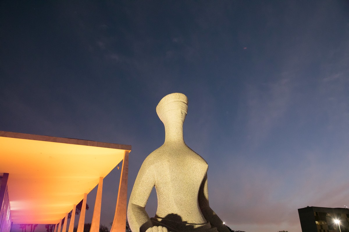 Estátua simbolizando a Justiça em frente à sede do Supremo Tribunal Federal (Foto: Antonio Augusto/STF)