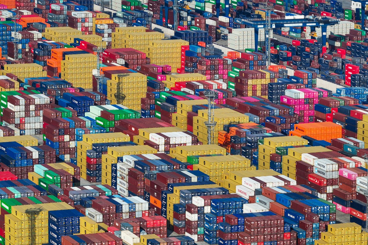 Trump altera dinâmica do comércio global e une países sob tarifas dos EUA
