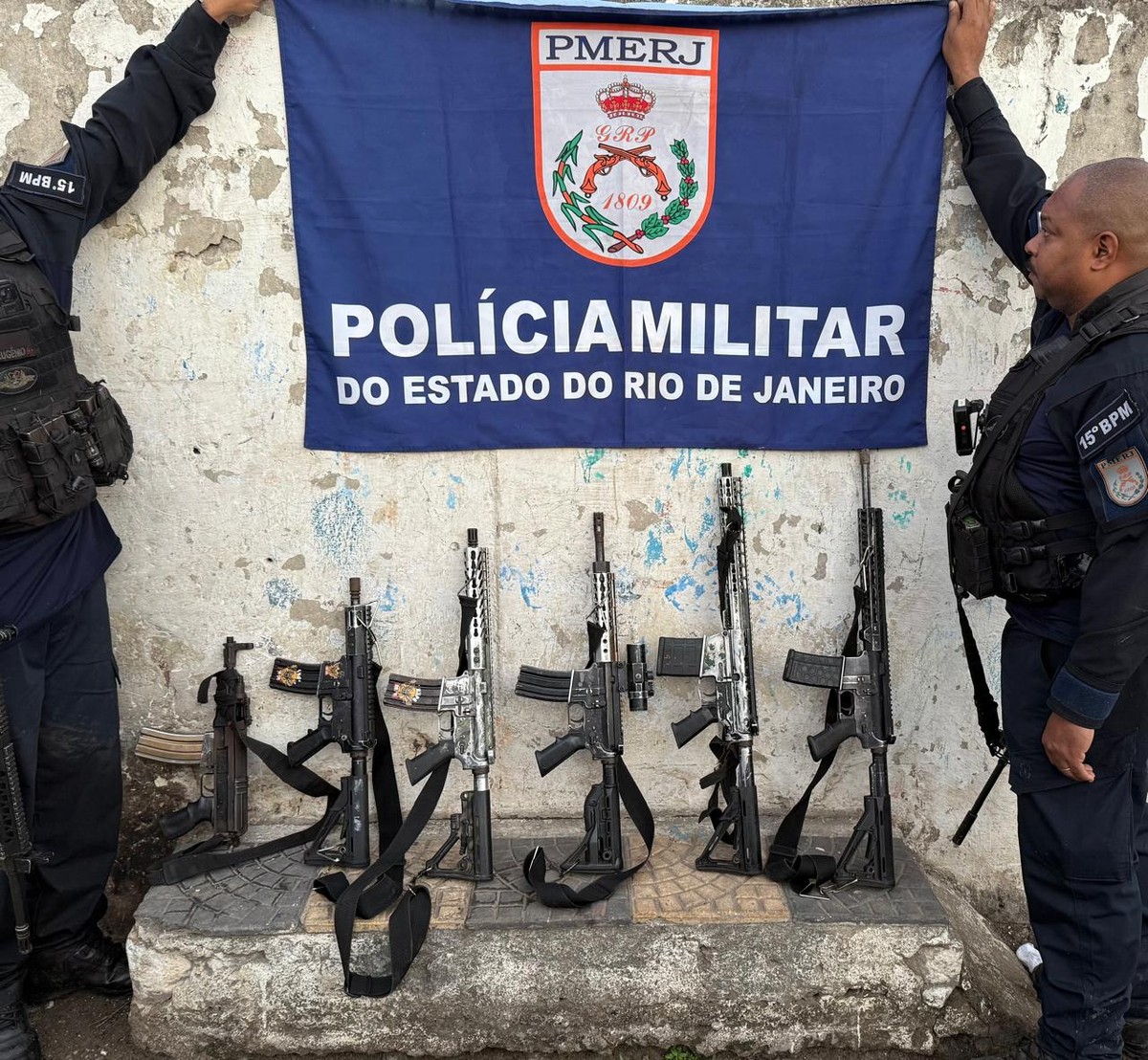 Polícia realiza operação em Caxias após ataque que deixou criança morta e mulher ferida