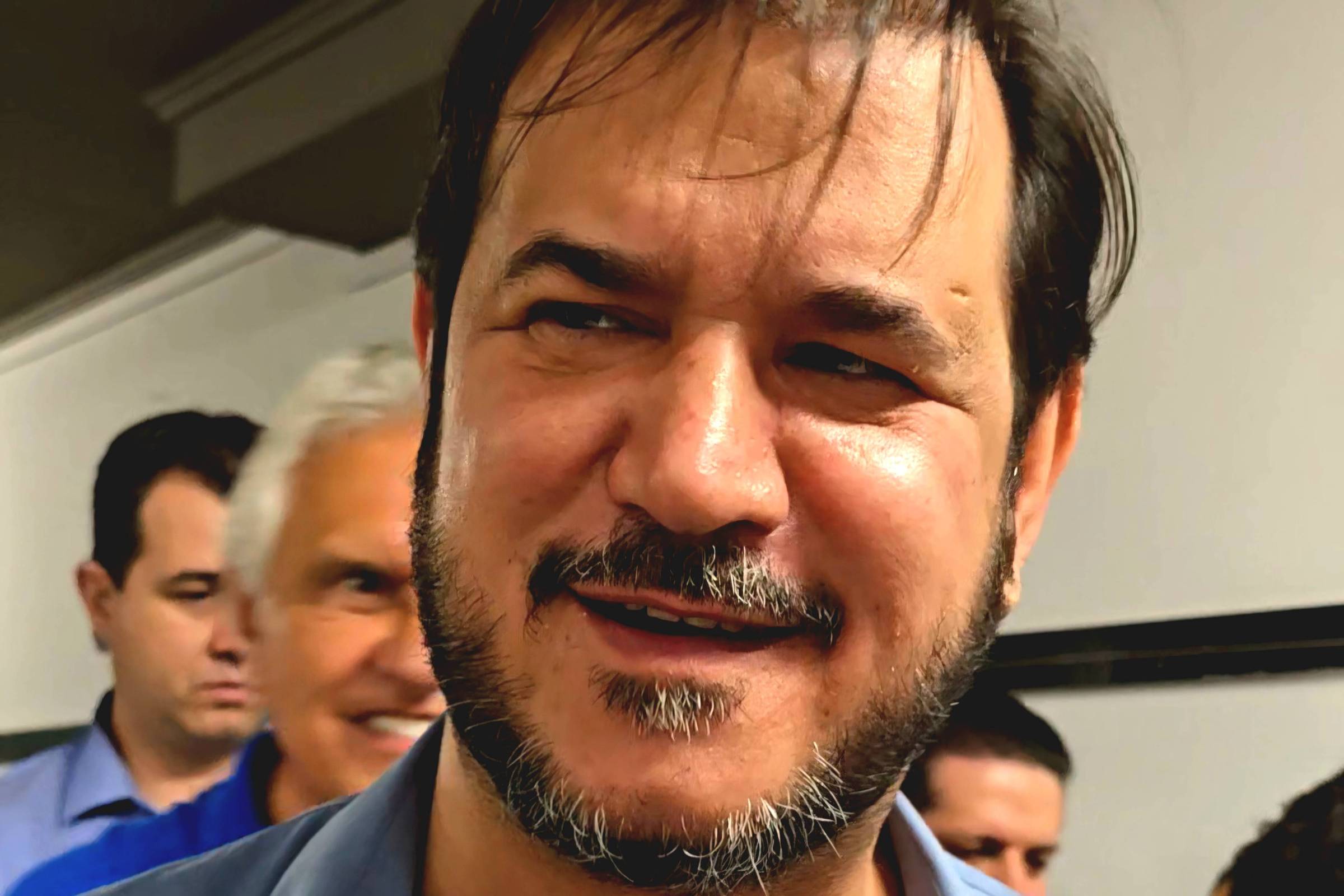 União Brasil financia viagem de políticos com dinheiro público durante festa na Grécia