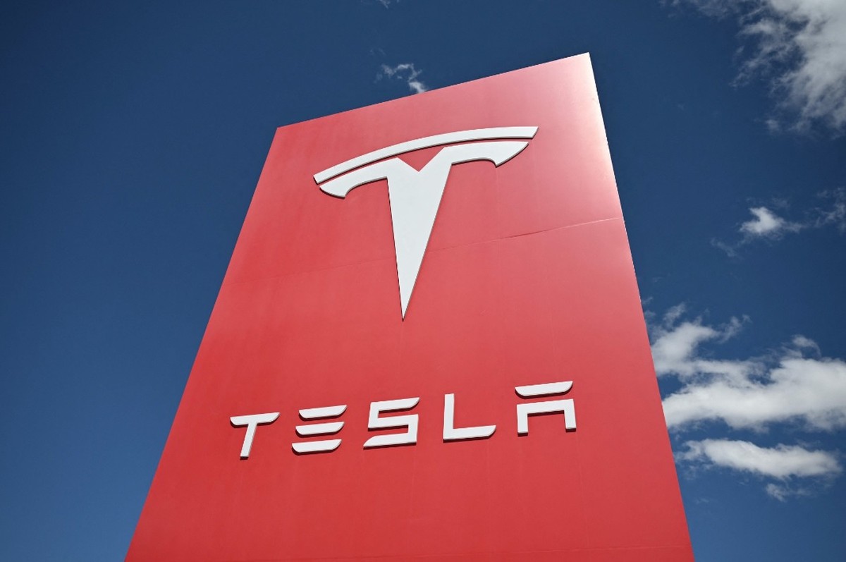 Vendas de carros elétricos despencam e lucros da Tesla caem 16% em um trimestre