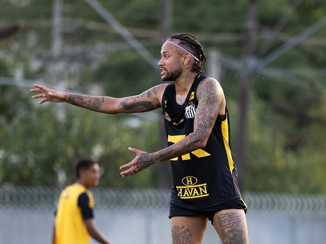 Neymar, em treino do Santos (Foto: Reprodução/Neymar Jr Site)