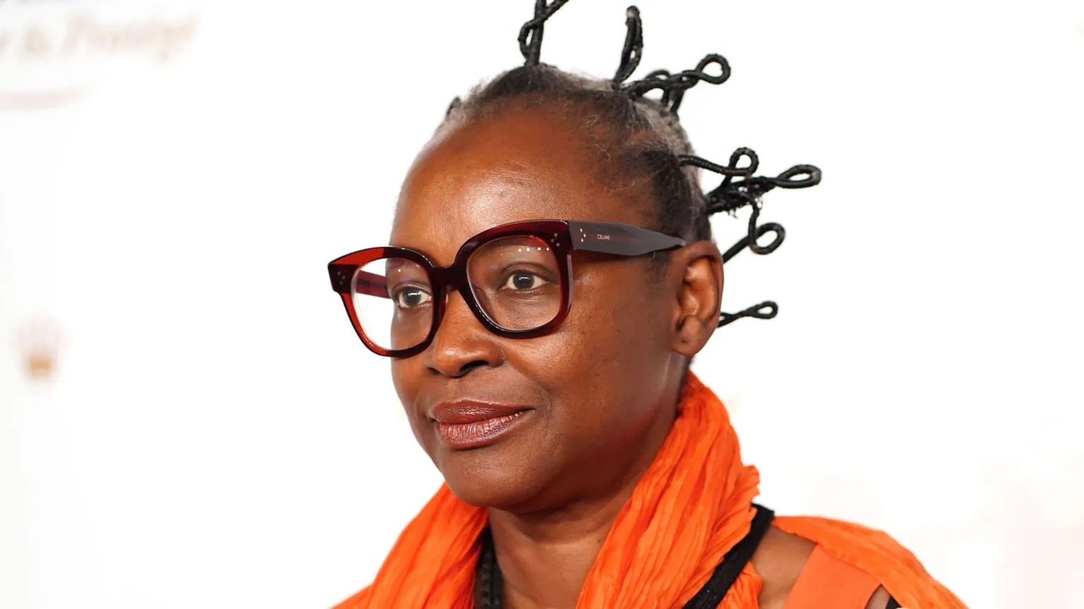 Koyo Kouoh foi descrita como "magnificamente inteligente, incansavelmente enérgica e formidavelmente elegante" (Foto: PMC/Getty Images)