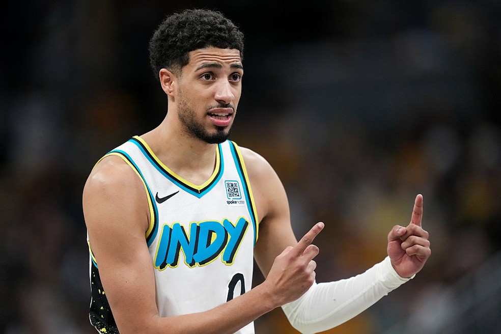 Tyrese Haliburton dá passagens e ingressos para o jogo 4 para fã hostilizado por torcida rival (Foto: Dylan Buell/Getty Images)