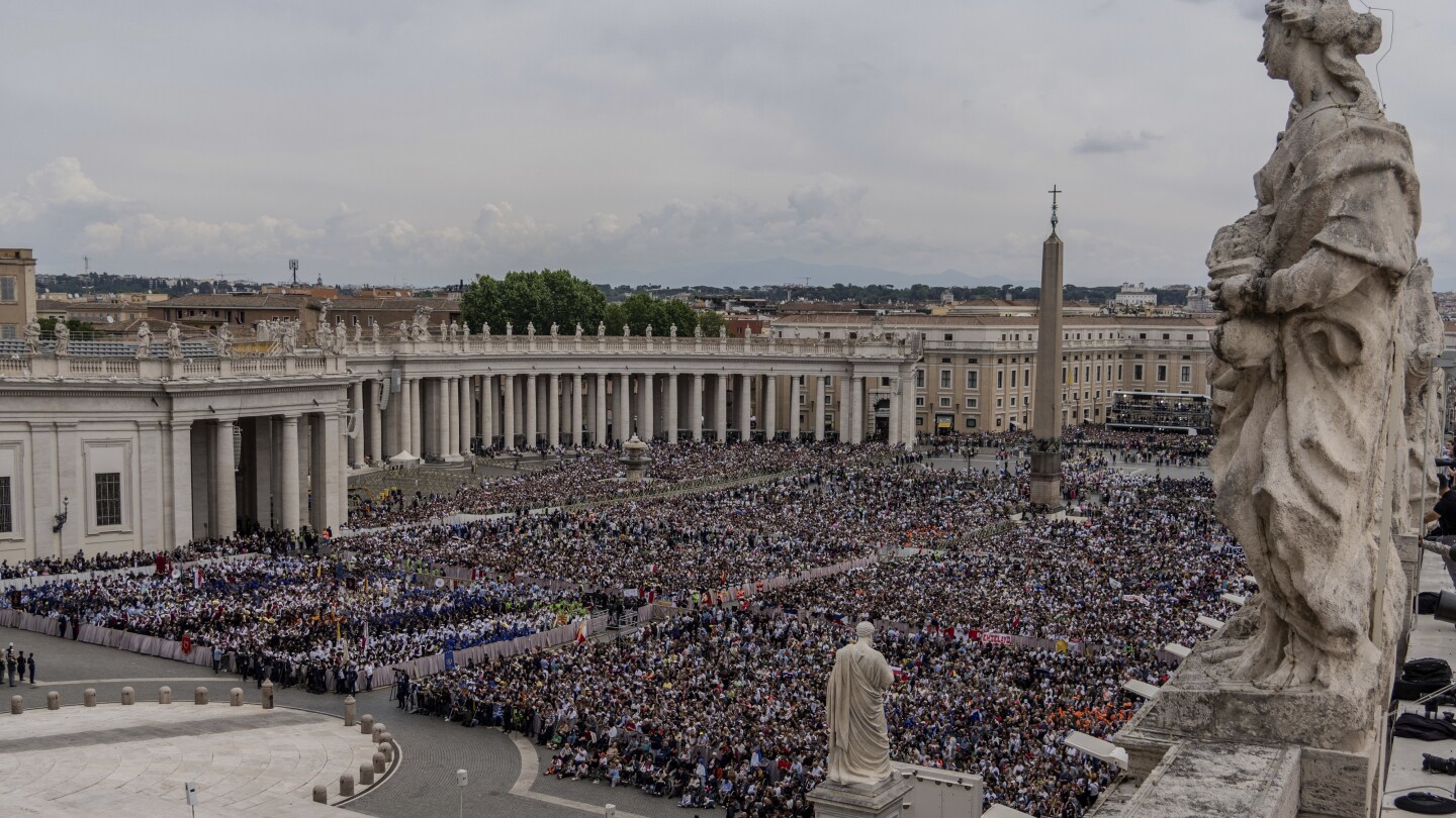 Arcebispo de Varsóvia pede ao Vaticano a expulsão de padre acusado de homicídio