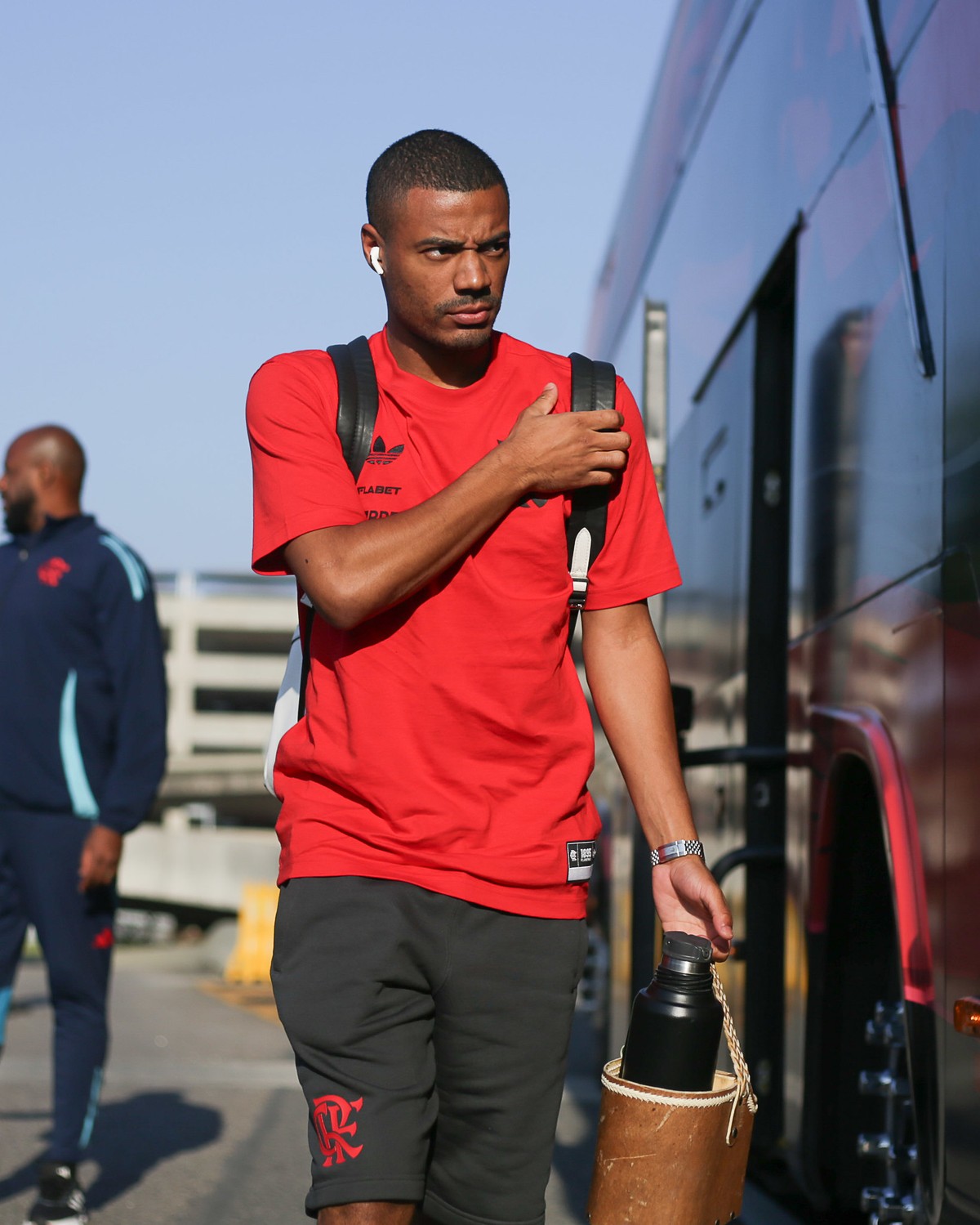 De la Cruz é autorizado a viajar ao Uruguai após polêmica com médico do Flamengo