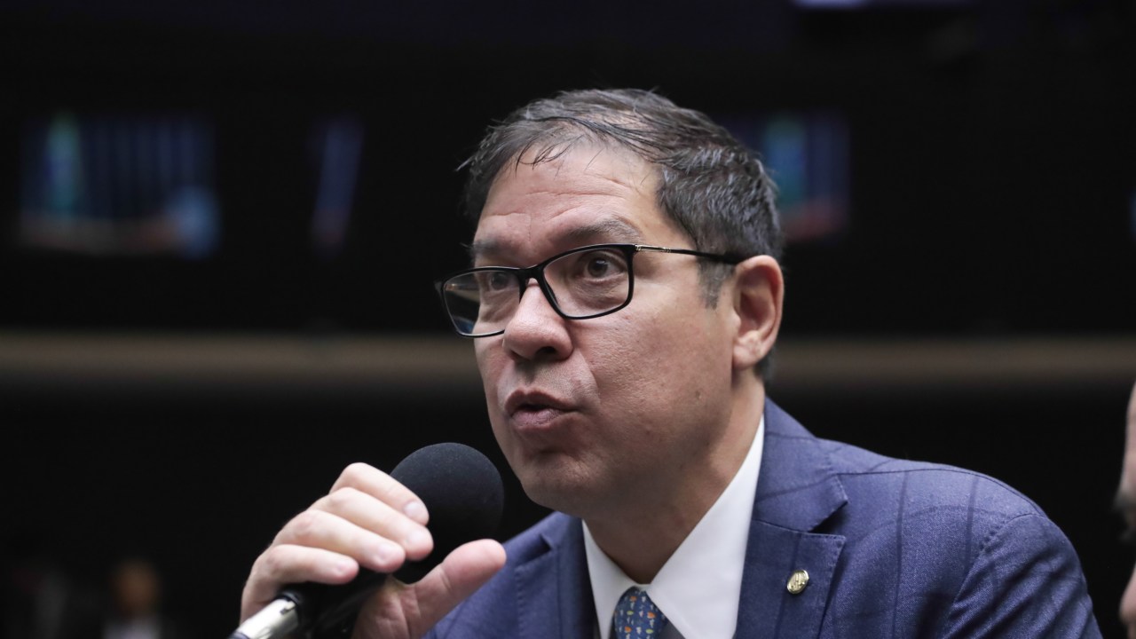 Vice da Câmara promete pautar anistia após saída de Motta