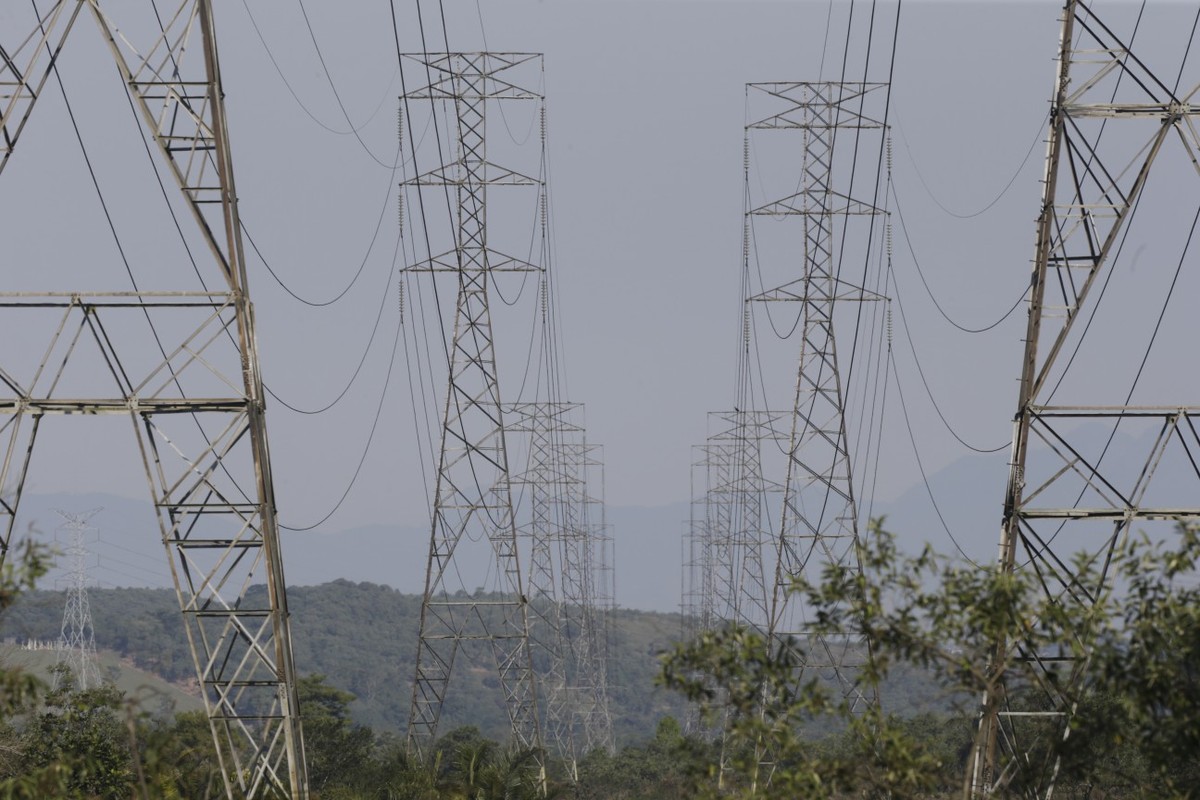Aneel mantém bandeira vermelha e tarifas de energia seguem elevadas em julho