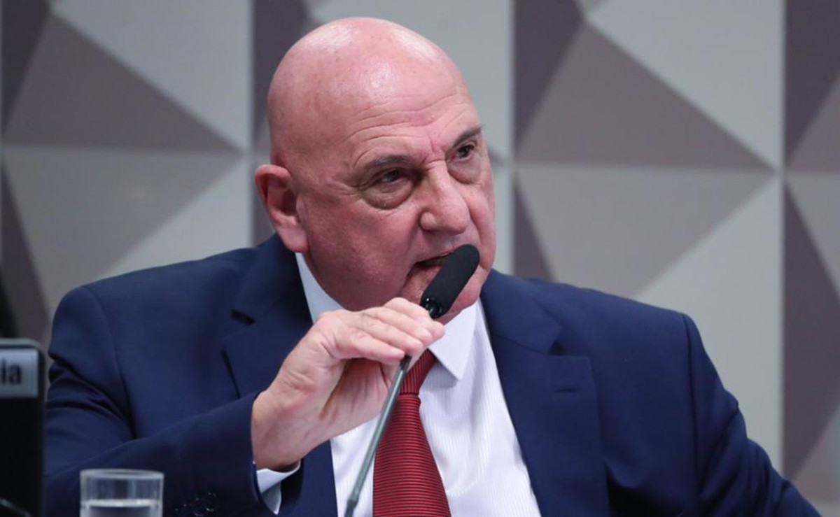 Ex-ministro do GSI revela ao STF que alertas sobre 8 de janeiro vieram por WhatsApp