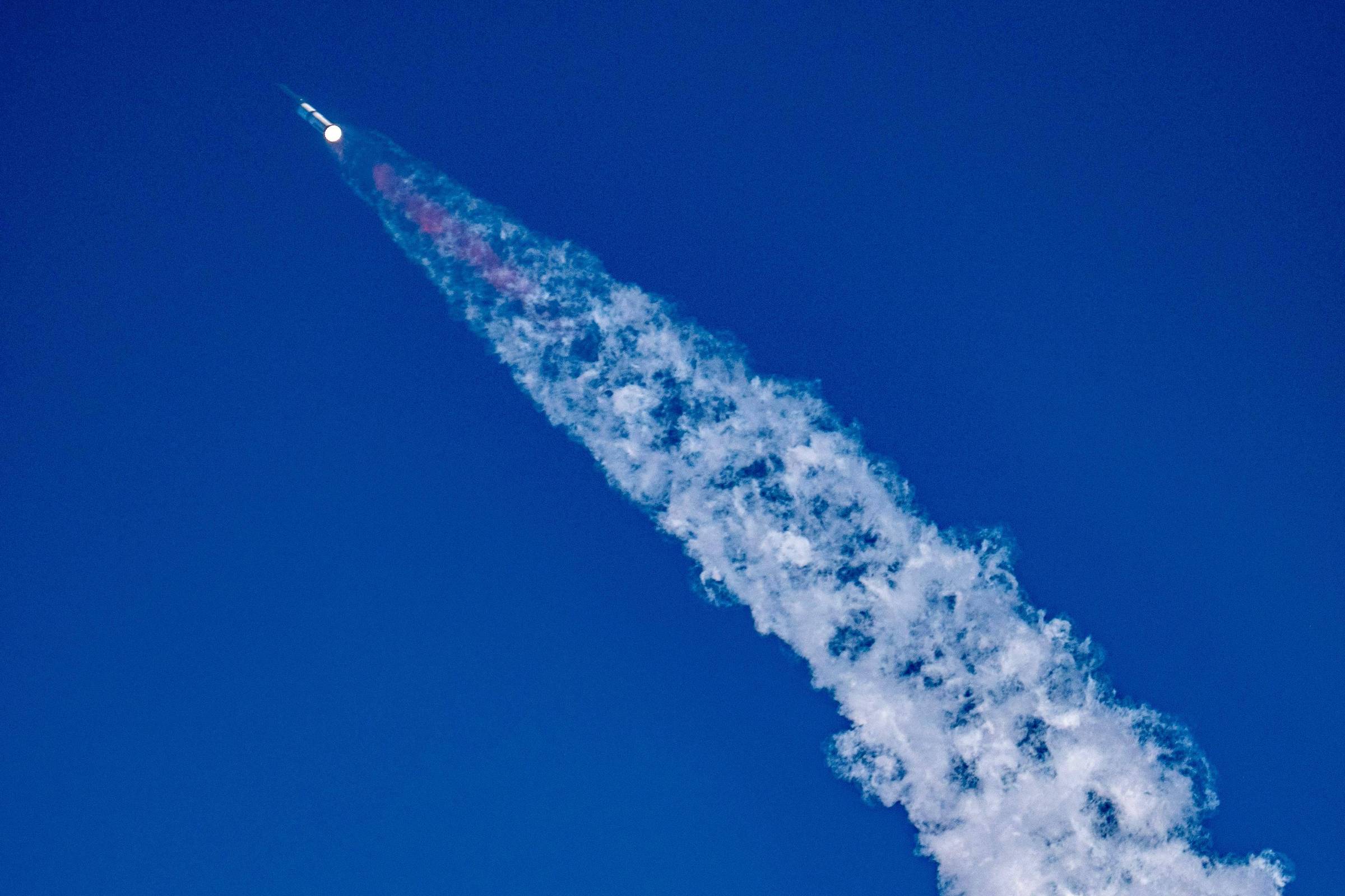 Elon Musk projeta viagem do Starship a Marte para 2026 após falha em teste