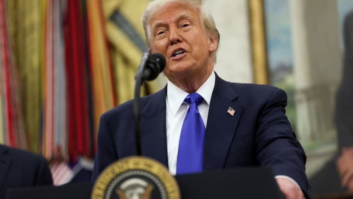 U.S. President Donald Trump anuncia que o draft da NFL será realizado em Washington, na Casa Branca, em Washington, D.C., EUA, em 5 de maio de 2025. (Foto: Leah Millis | Reuters)