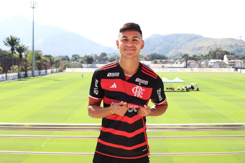 Alcaraz ficou só cinco meses no Flamengo. (Foto: Gilvan de Souza/Flamengo)