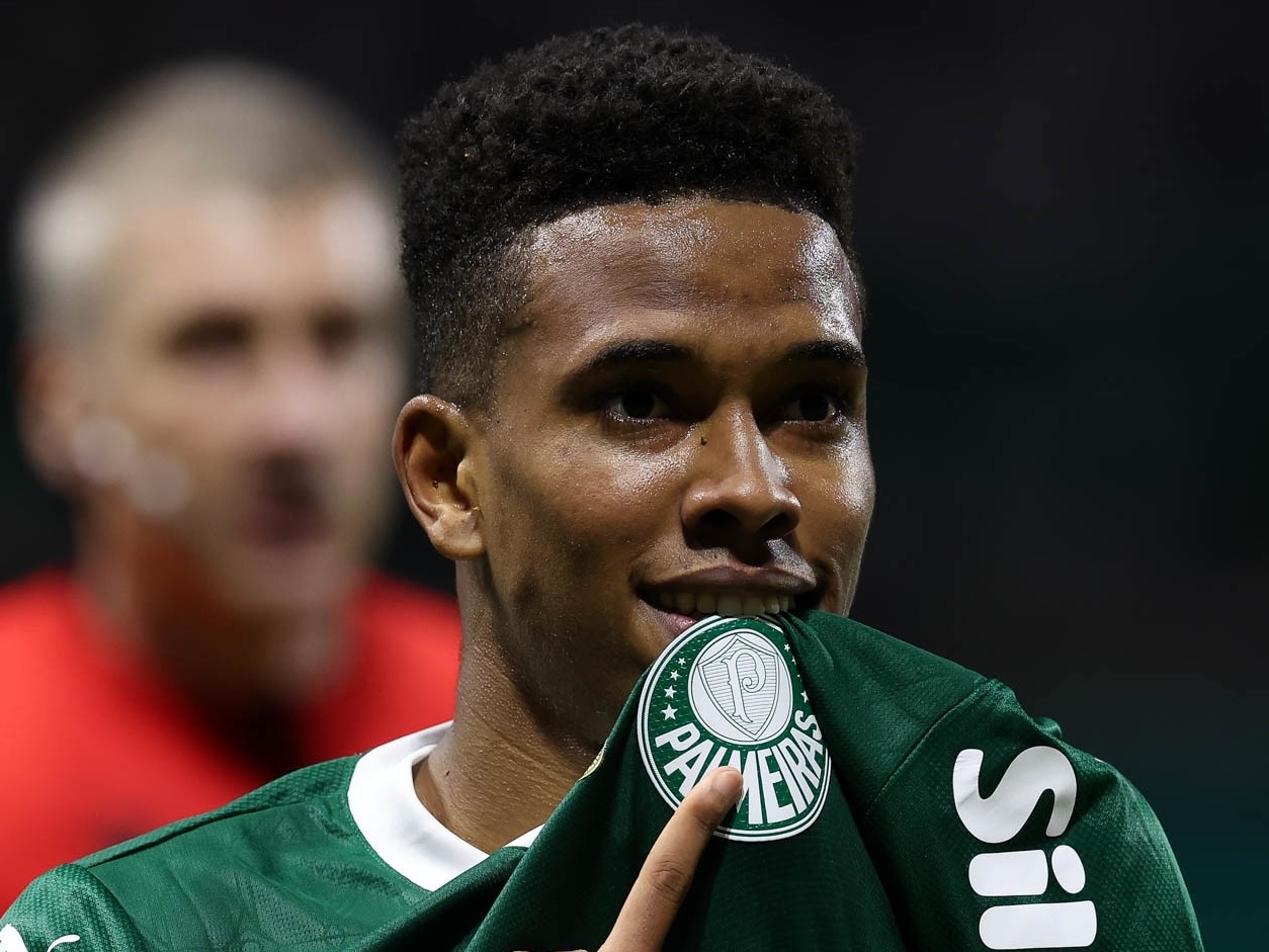 Estêvão recebe homenagem emocionante em despedida do Palmeiras no Allianz Parque