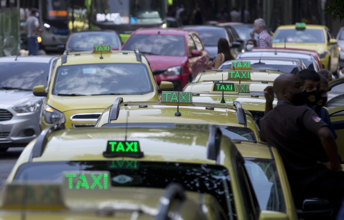 Taxistas cariocas: símbolos de resistência e história nas ruas do Rio de Janeiro