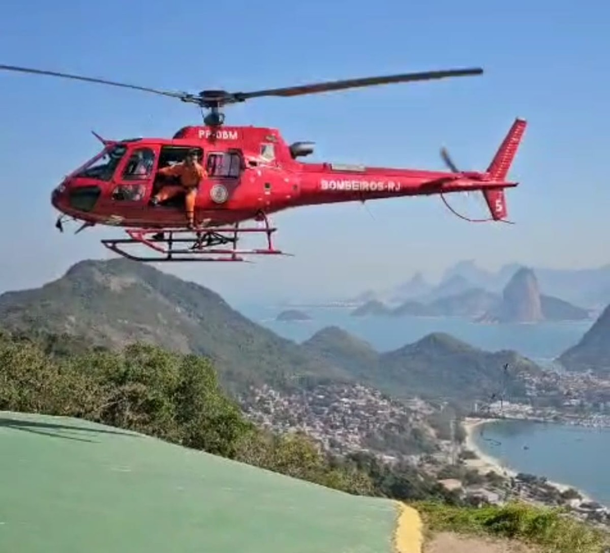 Duas vítimas fatais em acidente de parapente na cidade de Niterói