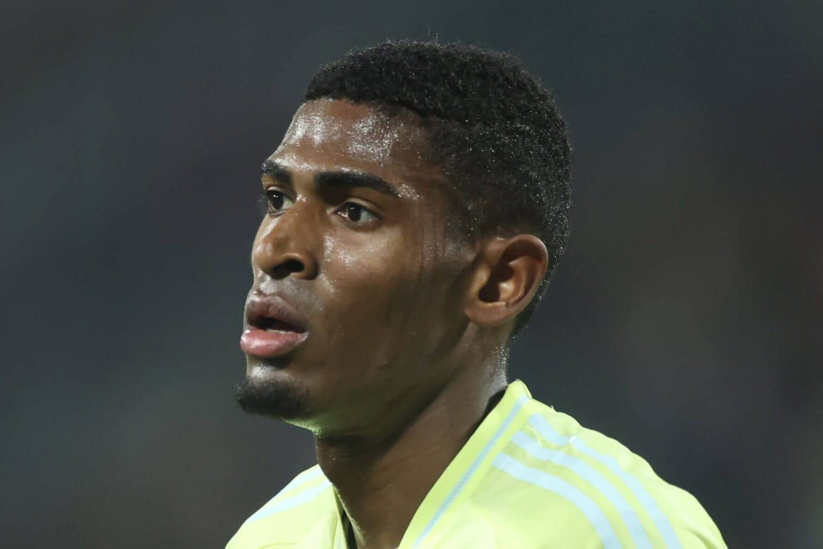 Arsenal avança nas negociações para contratar Cristhian Mosquera, do Valencia